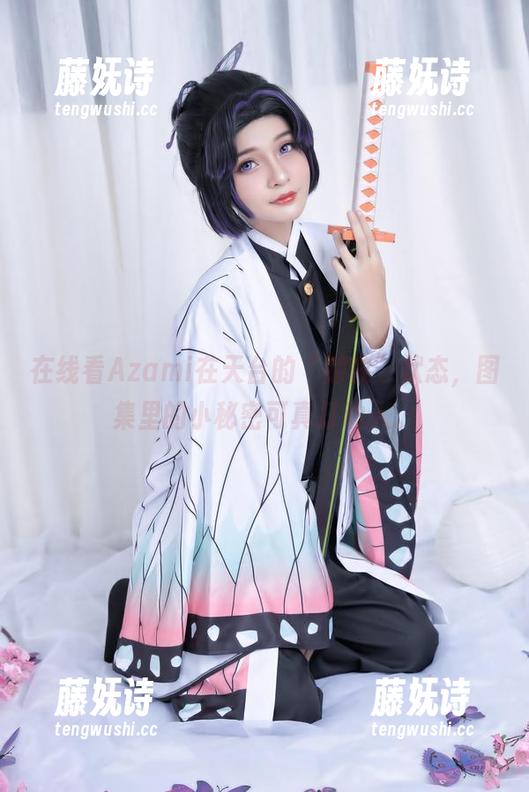 Azami 在线看Azami在天台的“懒散”状态,图集里的小秘密可真打动人。