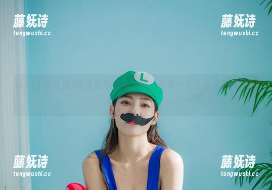 G.su(全智秀)的全套牛仔裤，光影在每一个折叠里都藏着小心思。