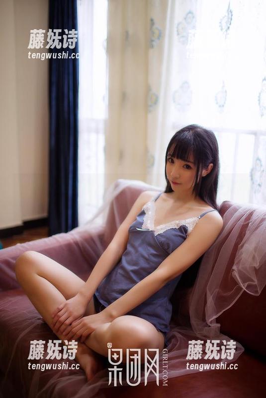 GIRLT果团网-黄歆苑 GIRLT果团网 - 更新!黄歆苑的居家穿搭,简约里藏着点小套路