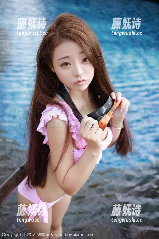 MFStar模范学院-大美妞儿 MFStar模范学院 - 大美妞儿的时髦私拍图包,裤里丝的细节不能少,简单明了!
