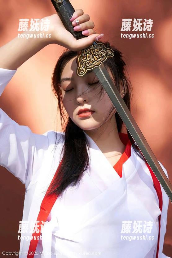 MiiTao蜜桃社-王婉悠Queen MiiTao蜜桃社 - 王婉悠Queen的天台写真集,这种高清质感真是让人想多看几遍啊。