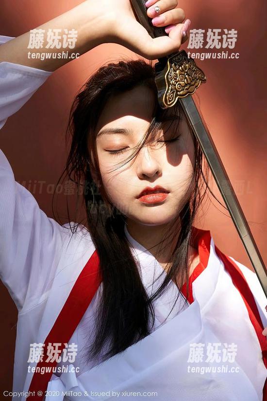 MiiTao蜜桃社-露西Lucy MiiTao蜜桃社 - 在线!黑丝?揭秘露西Lucy的醇厚誘惑