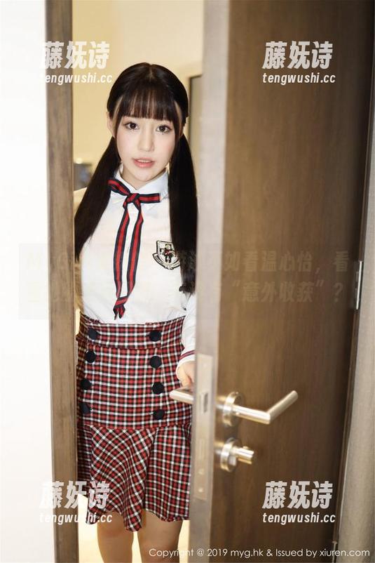 MyGirl美媛馆 - 游泳不如看温心怡，看看她的泳池图册，有没有“意外收获”？