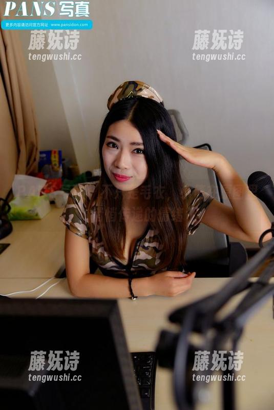 PANS写真-小倩 PANS写真 - 不只是毛衣,小倩在原图里悄悄传递的情绪
