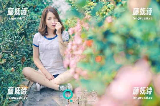QingDouKe青豆客 - 更新了施忆佳Kitty酱的“黑色”图包，看来我的钱包又得瘪下去了。