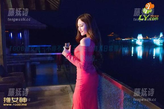 TGOD推女神 - 不得不说，王明明的高清日常照片比我家那盆紫罗兰还要抢眼。