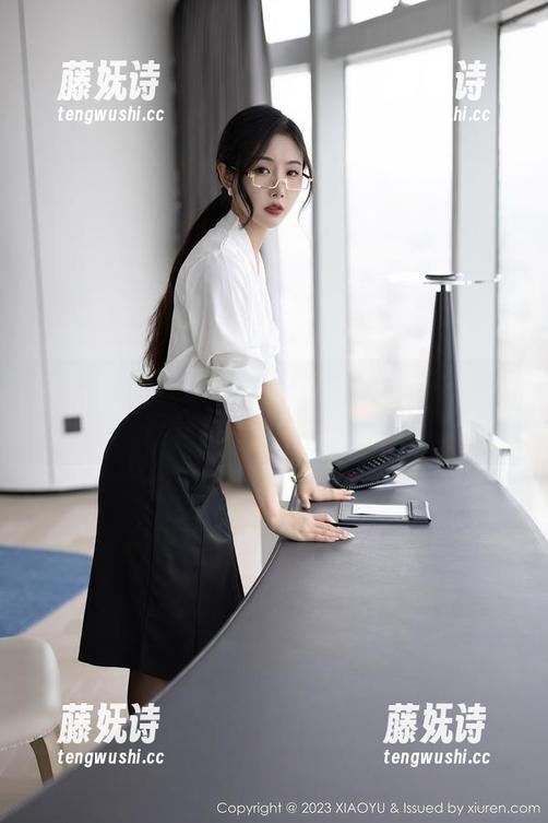 XIAOYU语画界 - 杨晨晨的泳装写真集，沙滩都不禁想给她让路。