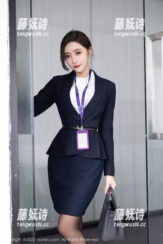 Xiuren秀人网-薇薇酱 Xiuren秀人网 - 白裙与薇薇酱的组合,堪称图包里的“那种美”,不要被她的清纯所迷惑。