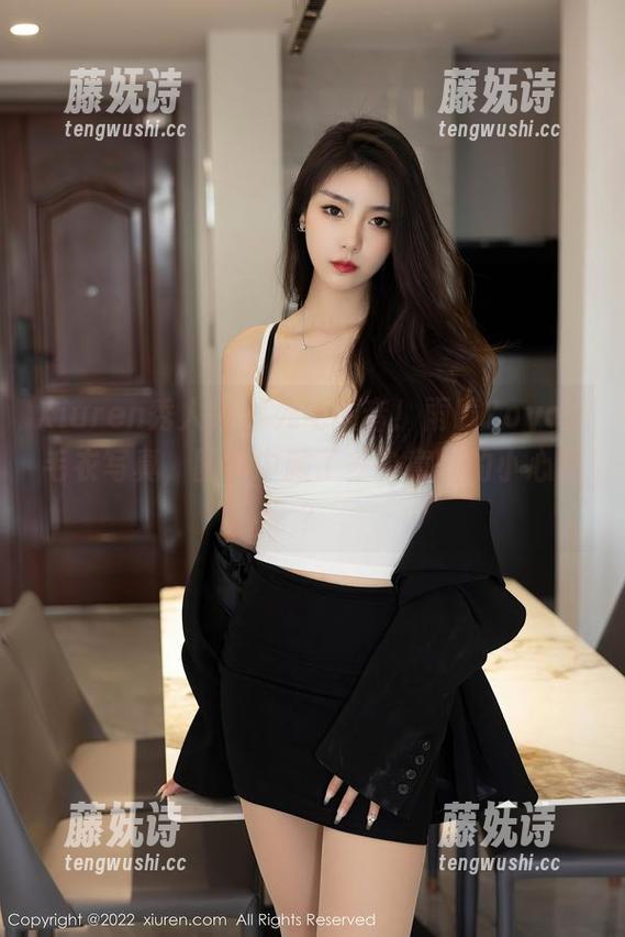 Xiuren秀人网 - 死宅福音！雨瞳Yoyo的毛衣写真，图集中藏了多少意外的小心机？