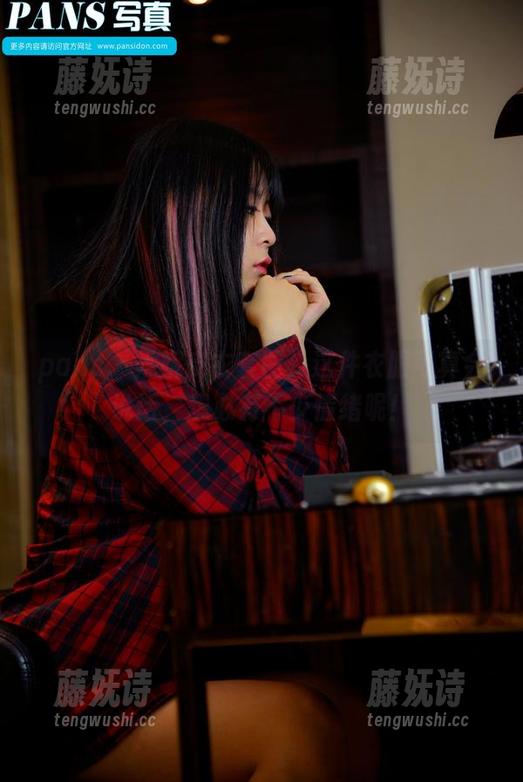 pans-妮妮 pans - 妮妮皮衣套图:这件衣服可真会说话,想必有不少情绪呢!