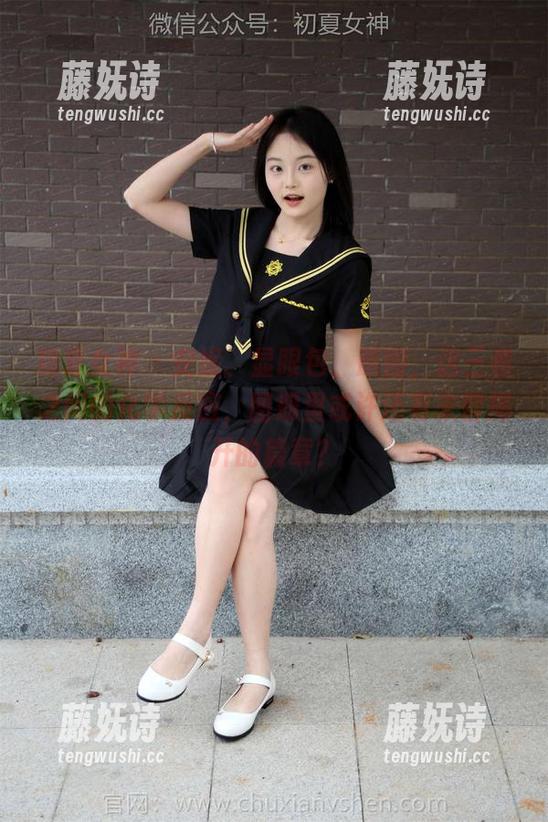 初夏女神-安妮 初夏女神 - 安妮、显眼包、原图,这三者之间的化学反应,图册里或许还有未曾揭开的篇章?
