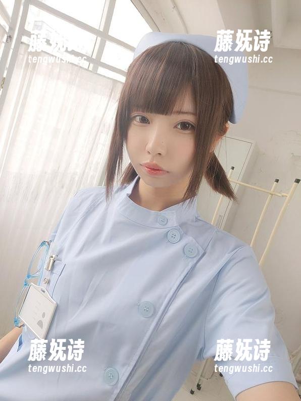 十万珍吱伏特 一组套图,一位博主——十万珍吱伏特的自拍反思