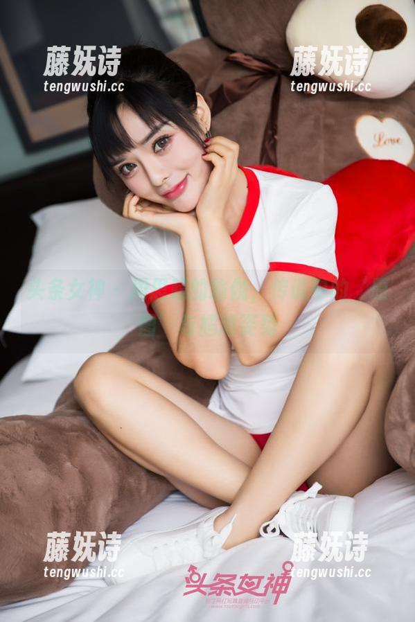 头条女神-周思超 头条女神 - 周思超的瑜伽,传说中的‘原图’与尴尬姿势