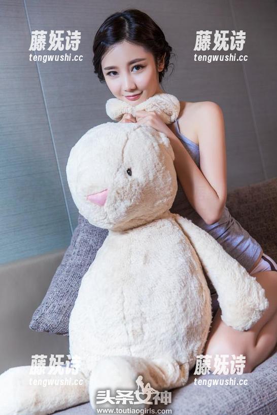 头条女神-美会子 头条女神 - 回家后的美会子,居家图库里一张比一张俏皮,真有趣...