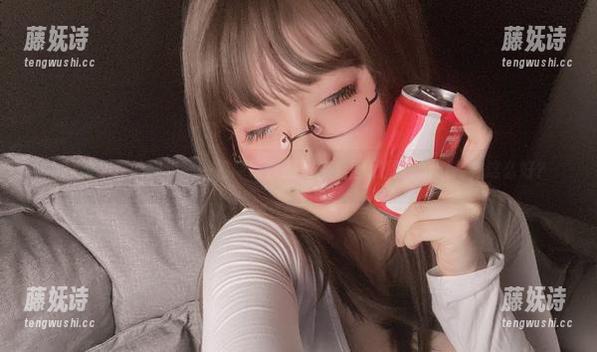 小泉学姐吖的图包——棉袜带你回到青春回忆里，难道真有这么好？