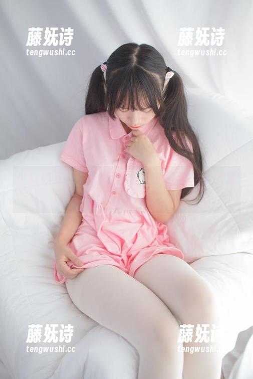 少女秩序 - 职业装？小葵的这组免费图集让我想起了办公室的坏新闻