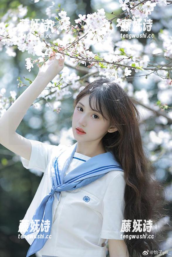 怡子yiii 当壁纸成了时尚,怡子yiii的连衣裙你能不爱吗?