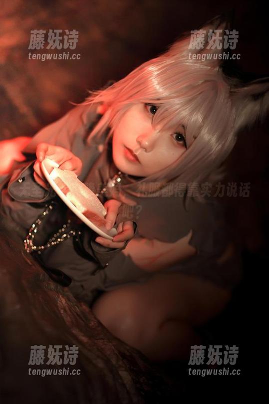 晓美妈 无圣光下的晓美妈,礼服都得靠实力说话吧?