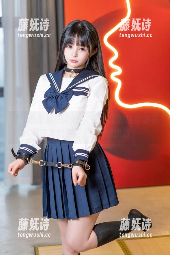 整个画面都在闪光，桜井宁宁的这组油亮写真真的是让人想揉揉眼睛。