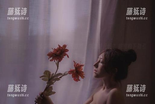 樱晚gigi的“女友”系列：玩游戏，你会被虐吗？美图和下载引发思考。