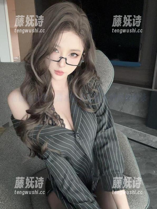 私房泳衣集：清水由乃让阳光驶向她的泳池！