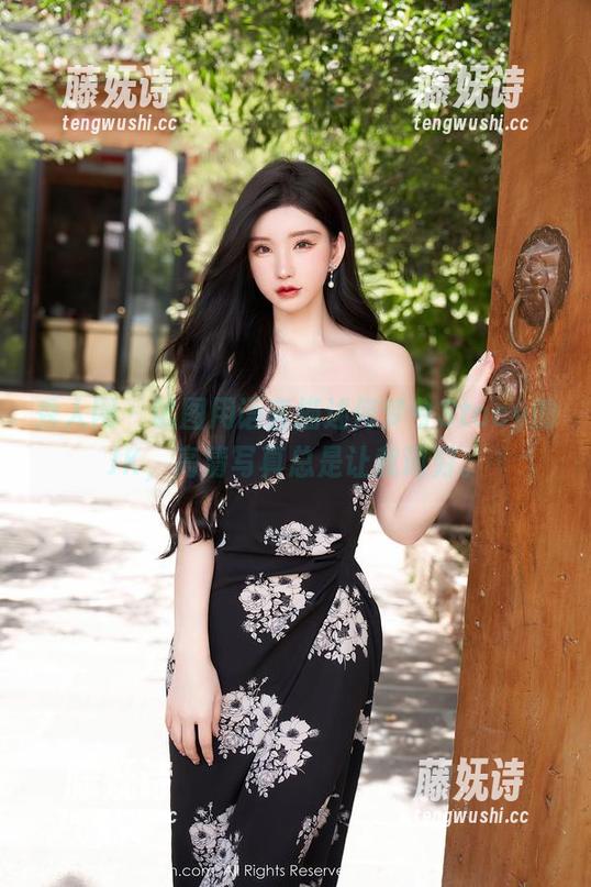 秀人网 - 试图用语言描述何梦兮Stacy的JK，高清写真总是让我词穷。