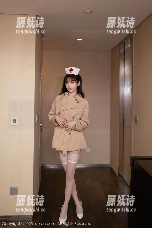 秀人网 - 精选草莓mm：在大自然的怀抱里，轻松搞定户外写真！
