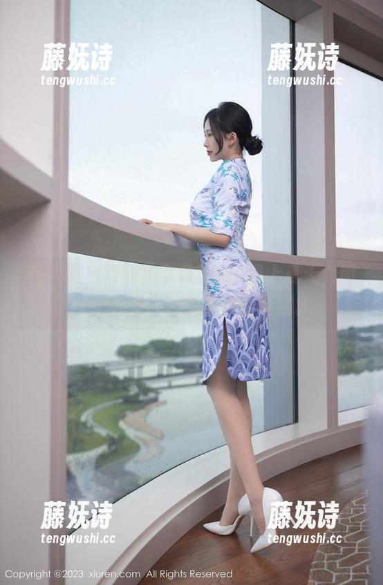秀人网 - 当趁热拿铁latte遇上夏天，图集里似乎有种懒洋洋的味道。