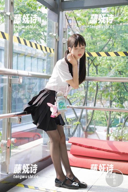 稚乖画册-赤西夜夜 稚乖画册 - 赤西夜夜的写真,吊带和气氛之间,是种微妙的默契。