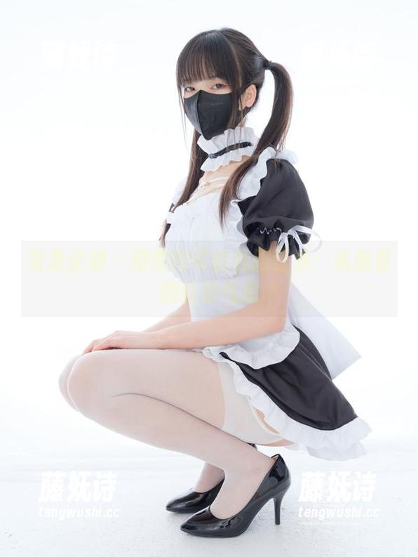 紧急企划-樱樱樱可 紧急企划 - 樱樱樱可的礼服狂欢:私房里的轻松气息