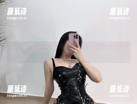 微密圈 - 让铁锤姐姐教你用镂空装扮，让你的套图更有范儿！