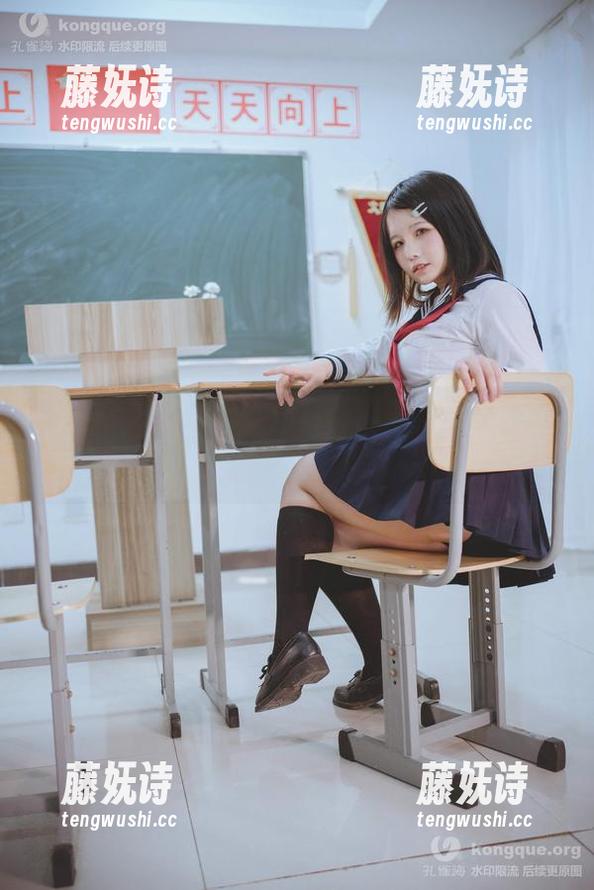 阿半今天很开心 阿半今天很开心女仆写真图册,细节之处居然藏着小心思,你发现没?